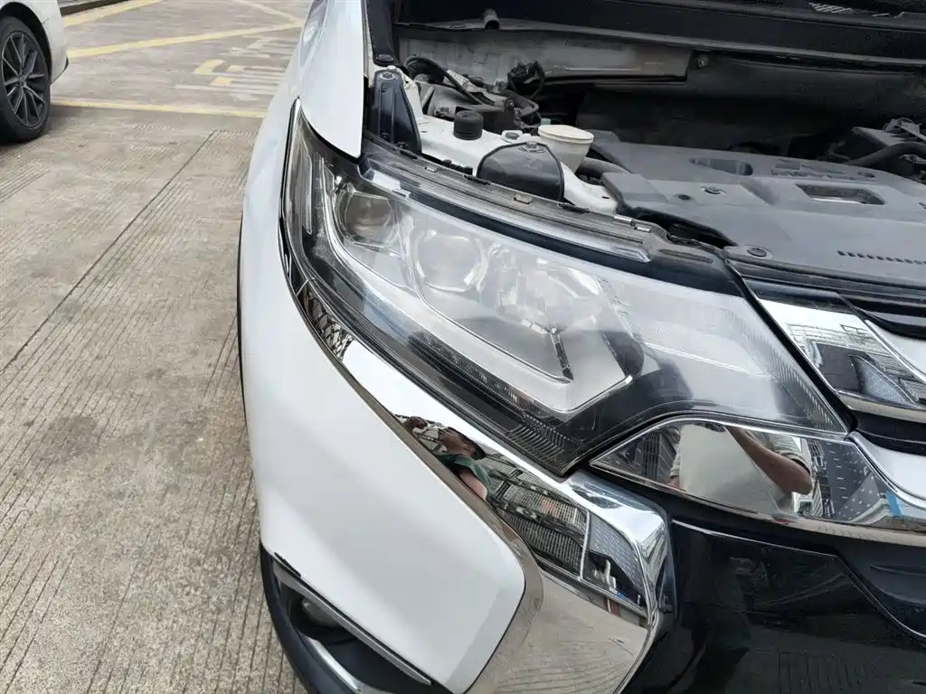 Mitsubishi Outlander 2018 2.4L 4WD Elite Edition 5-seater фото 7
