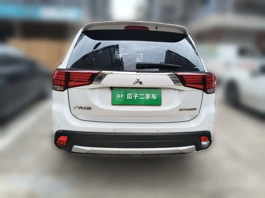 Mitsubishi Outlander 2018 2.4L 4WD Elite Edition 5-seater фото 5