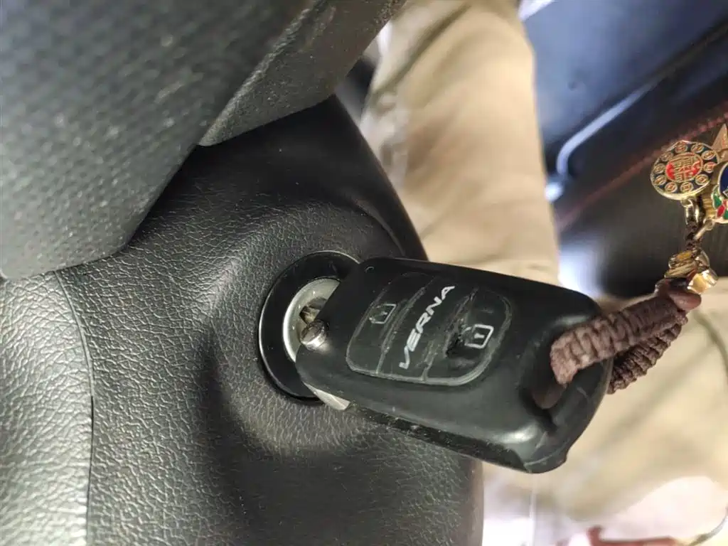 Hyundai Reina 2014 Model 1.4L Automatic GLX фото 9