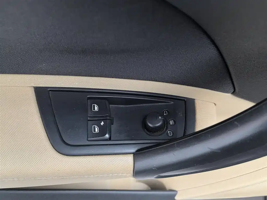 Audi A1 2012 1.4 TFSI Urban фото 9