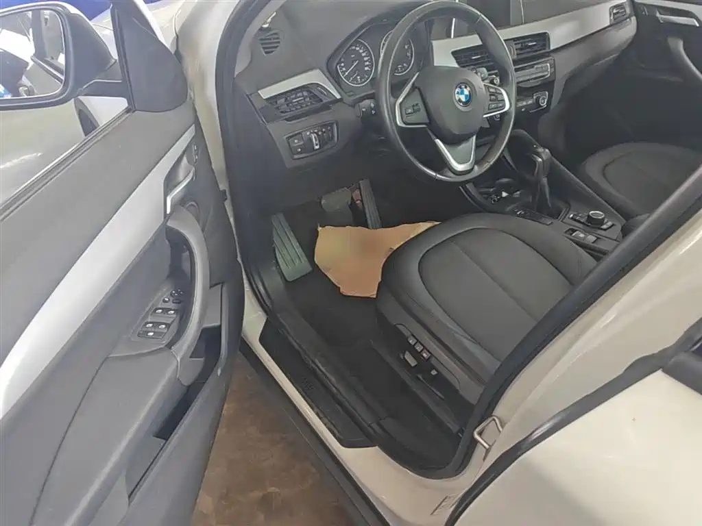 BMW X1 2016 sDrive18Li Fashion Model фото 16