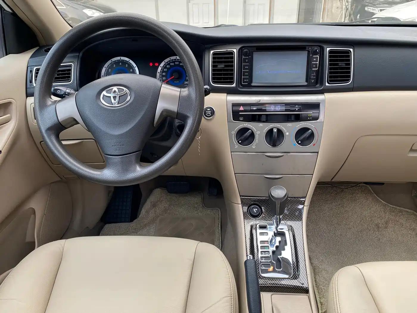 Toyota Corolla 2013 1.6L Automatic Luxury фото 5