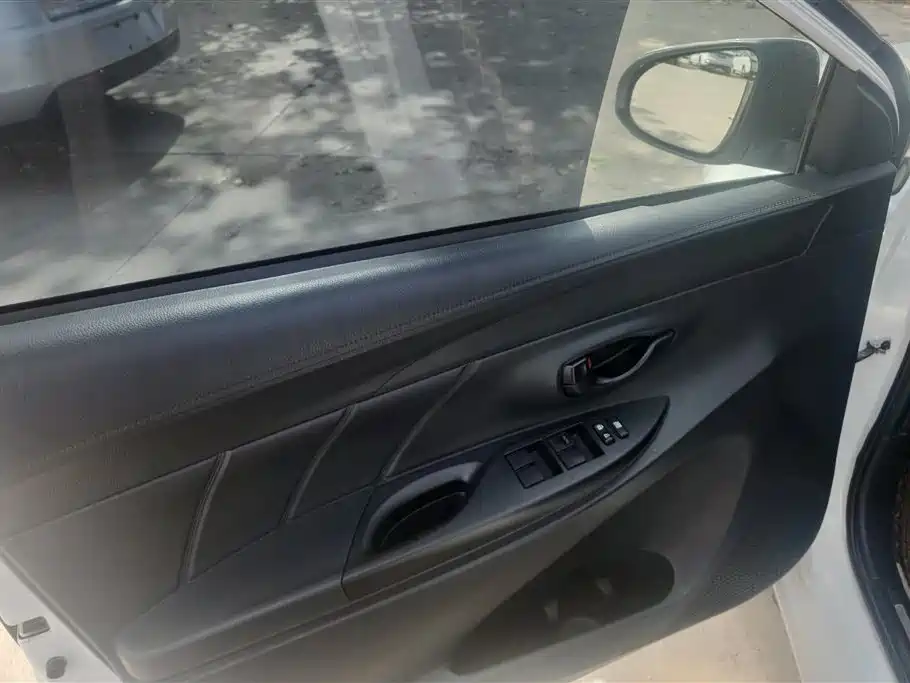 Toyota YARiS L Zhi Xuan 2019 1.5E CVT MeiDong Edition China VI фото 7