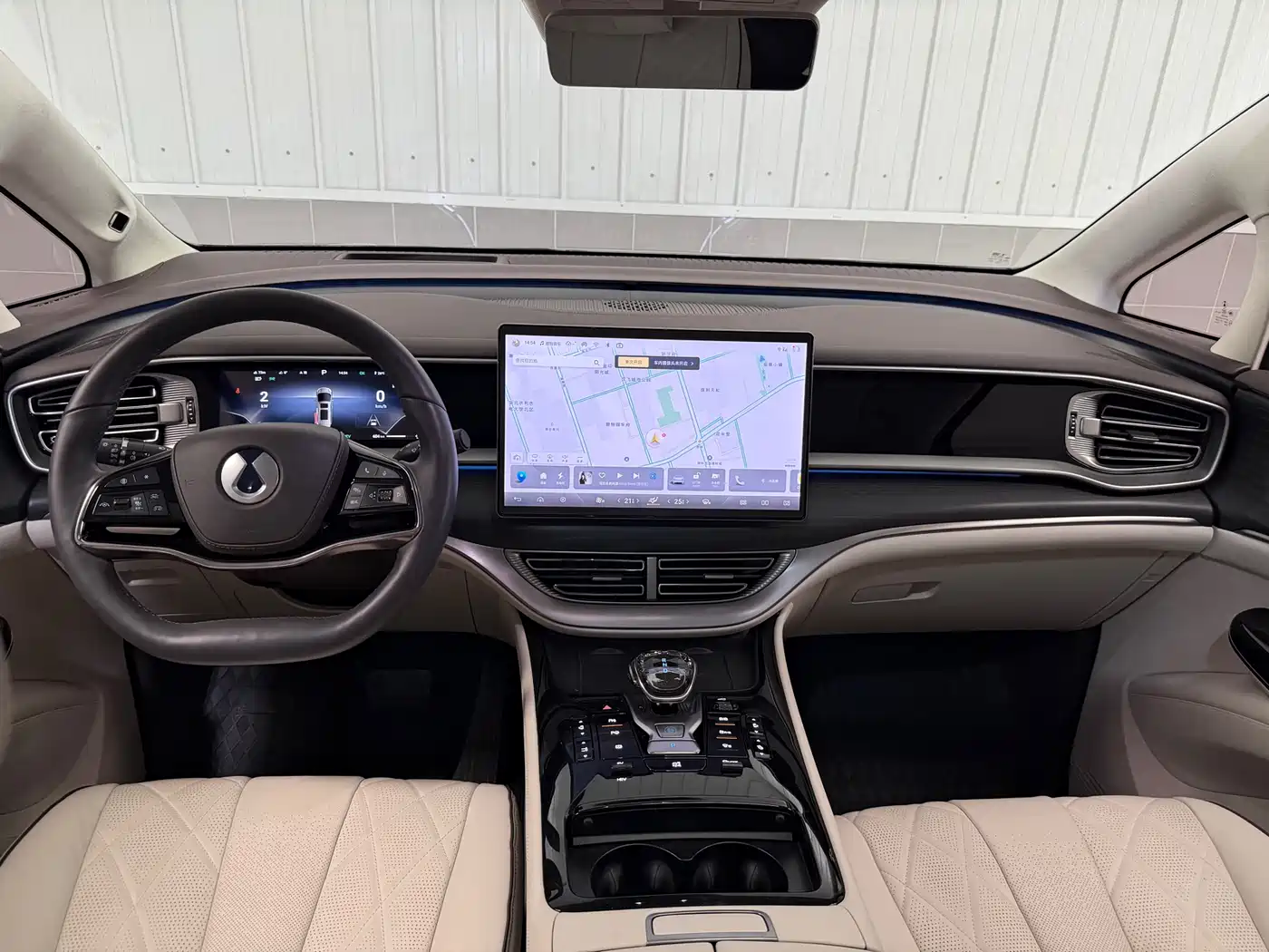 Denza D9 2024 DM-i 980 AWD Flagship фото 28