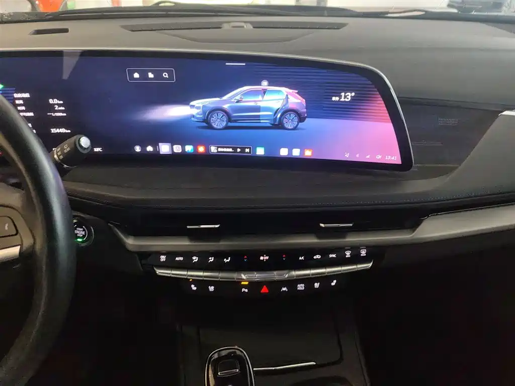 CADILLAC XT4