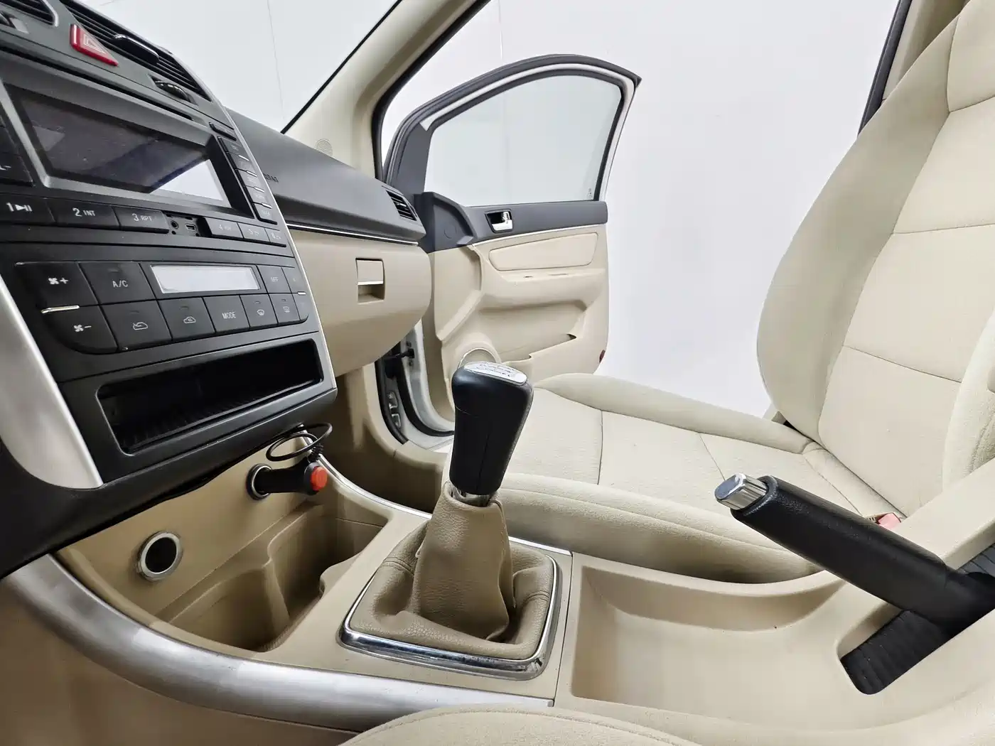 BAIC E-Series 2015 2013 Hatchback 1.5L Manual Letian Edition