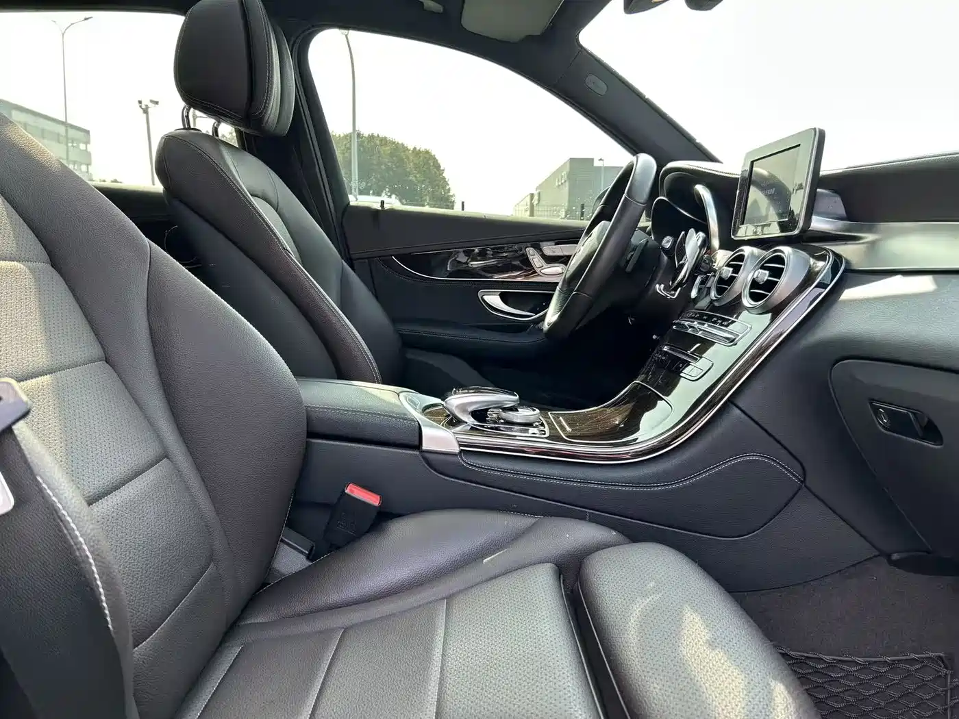 Mercedes-Benz GLC 2017 GLC 260 4MATIC Luxury фото 15