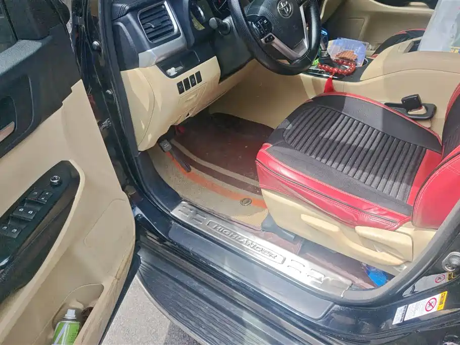 Toyota Highlander 2015 2.0T AWD Elite Edition 7-seater фото 9