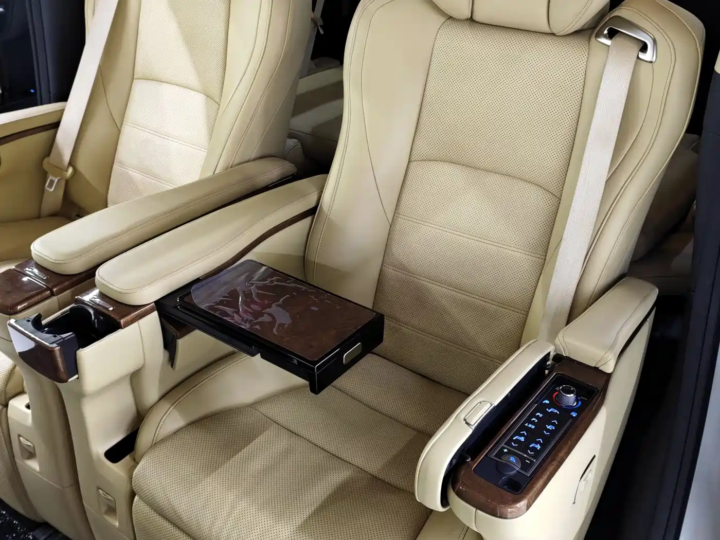 Toyota Alphard 2015 3.5L Luxury Edition фото 9