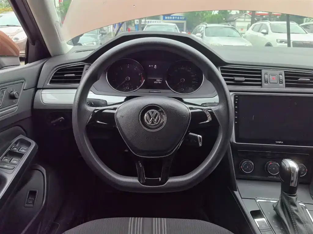 Volkswagen Lamando 2018 230TSI DSG Trend Edition фото 7