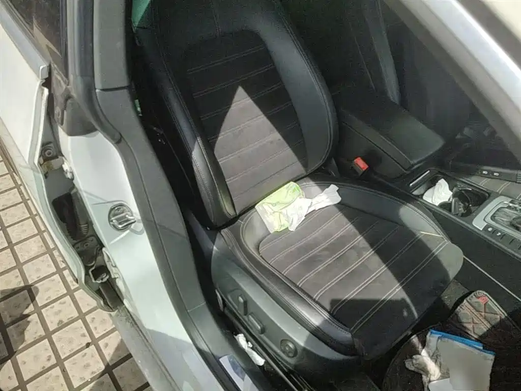 Volkswagen FAW-Volkswagen CC 2016 Model 1.8TSI Luxury фото 25