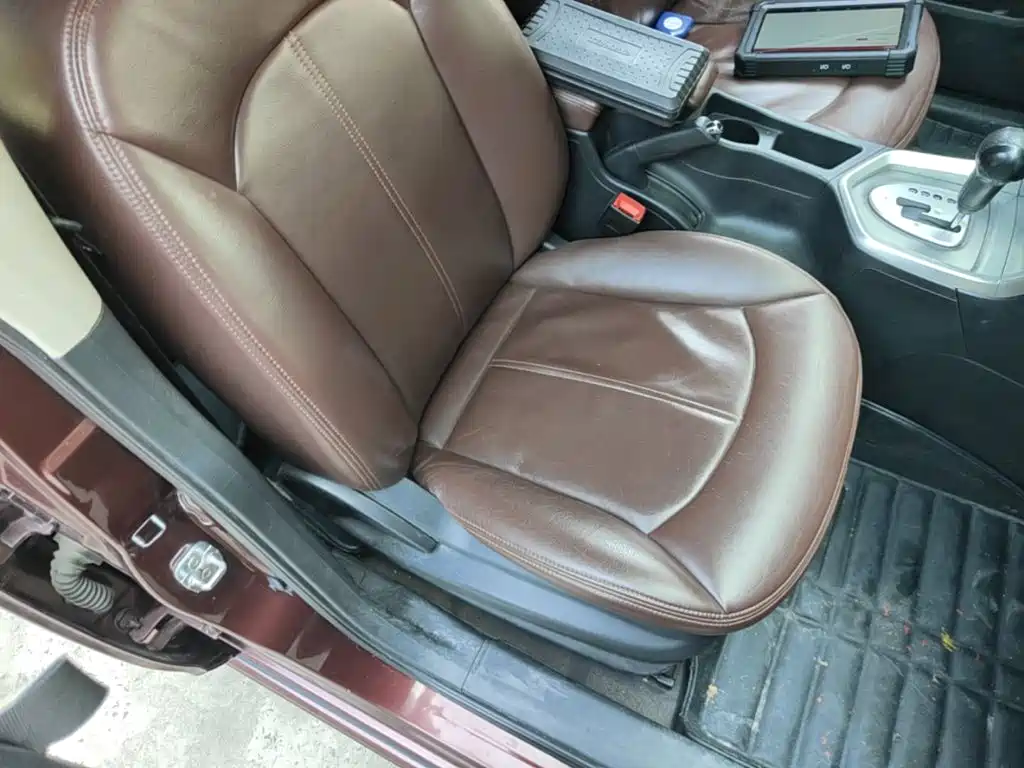 Venucia T70 2015 2015 2.0L CVT Ruixing Edition