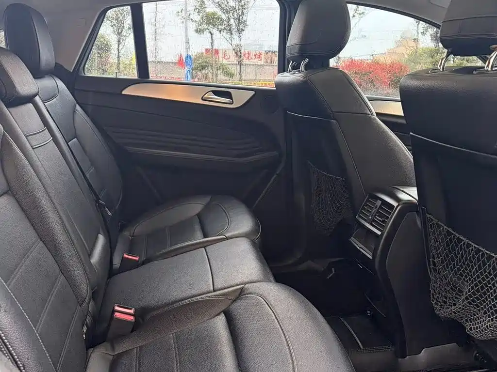 Mercedes-Benz GLE Coupe 2015 GLE 320 4MATIC Coupe SUV фото 9