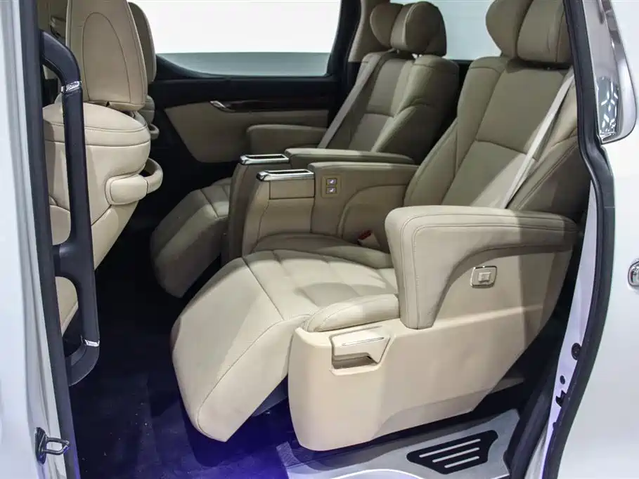 Toyota Alphard 2015 3.5L Luxury Edition фото 11