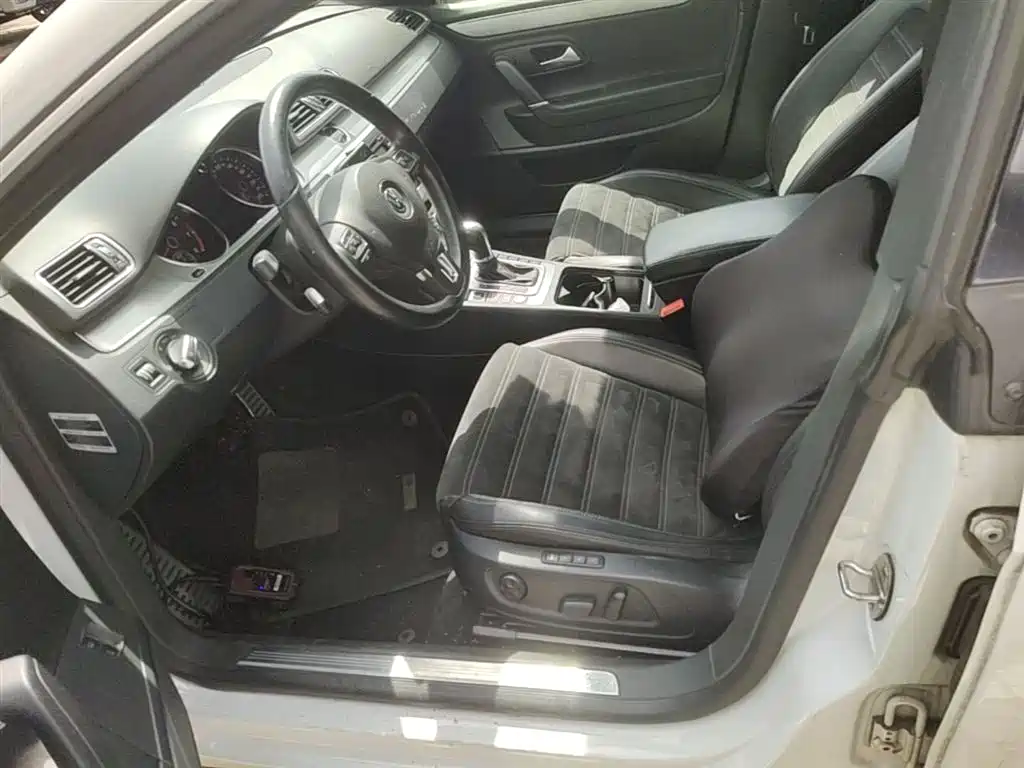 Volkswagen FAW-Volkswagen CC 2016 Model 1.8TSI Luxury фото 15