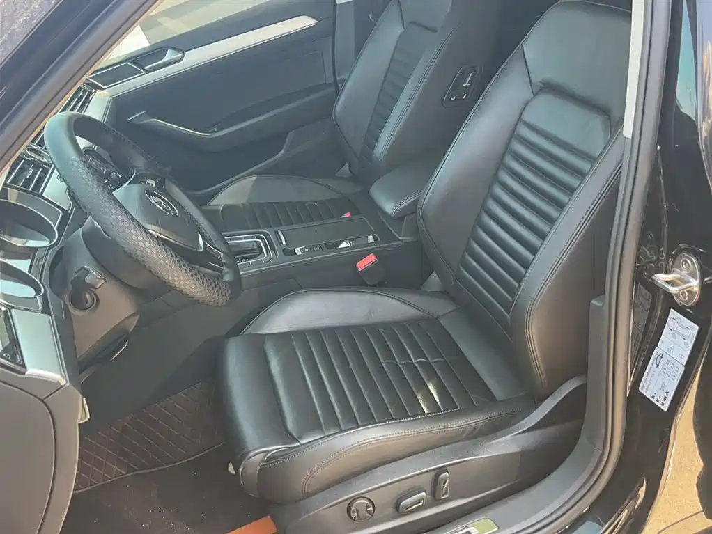 Volkswagen Magotan 2018 330TSI DSG Leading фото 11