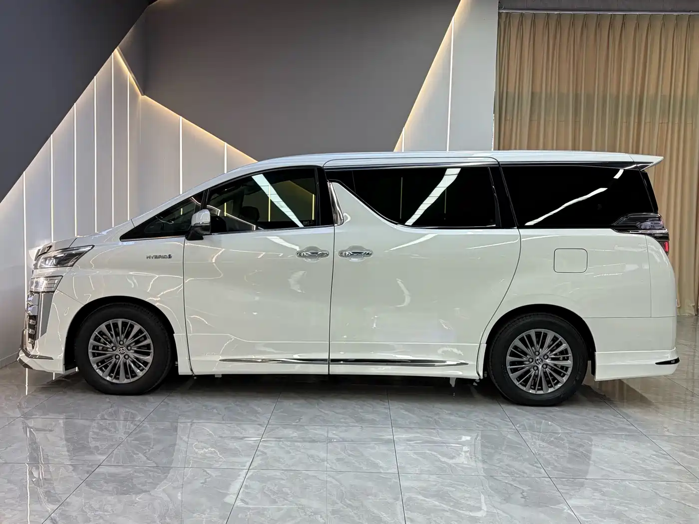 Toyota Vellfire 2020 2019 Hybrid 2.5L HV Premium Edition