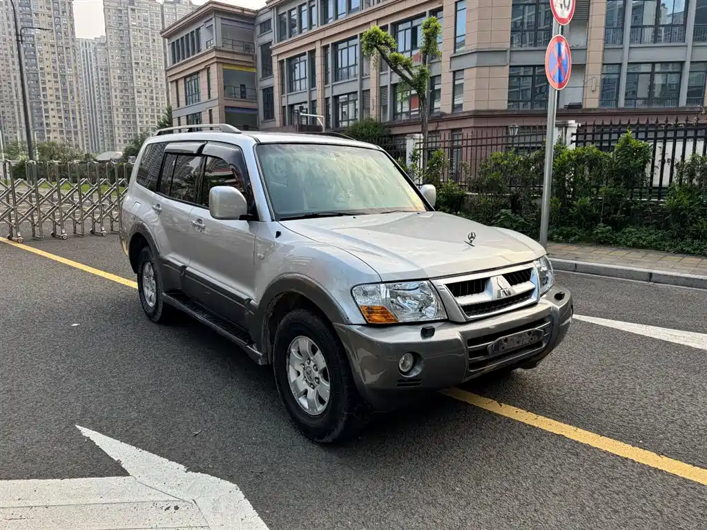 Mitsubishi Pajero 2006 Model 3.0L AT GLX фото 8