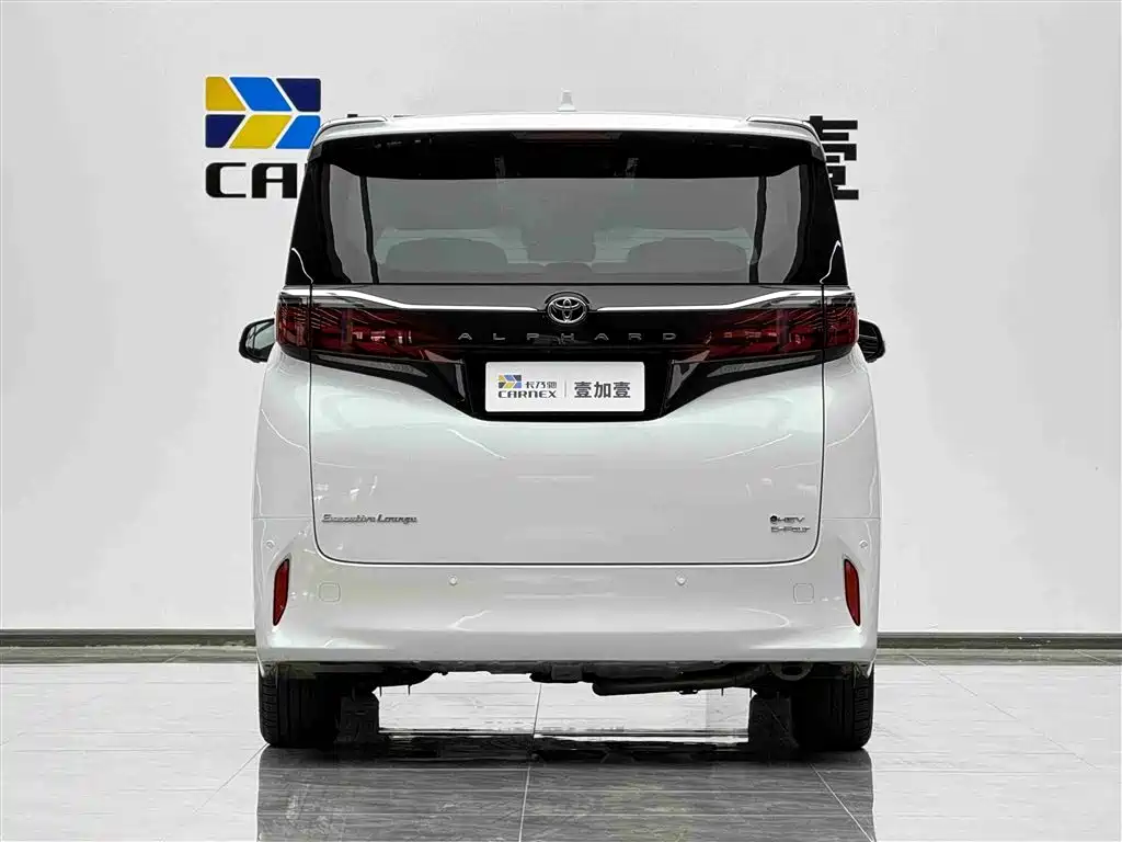 Toyota Alphard 2024 Hybrid 2.5L Ultimate Enjoyment Edition фото 3