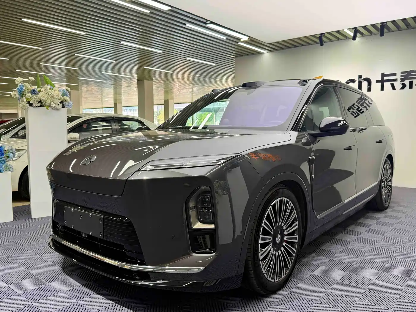 NIO NIO ES8 2025 Model 6-Seat Executive Luxury Edition