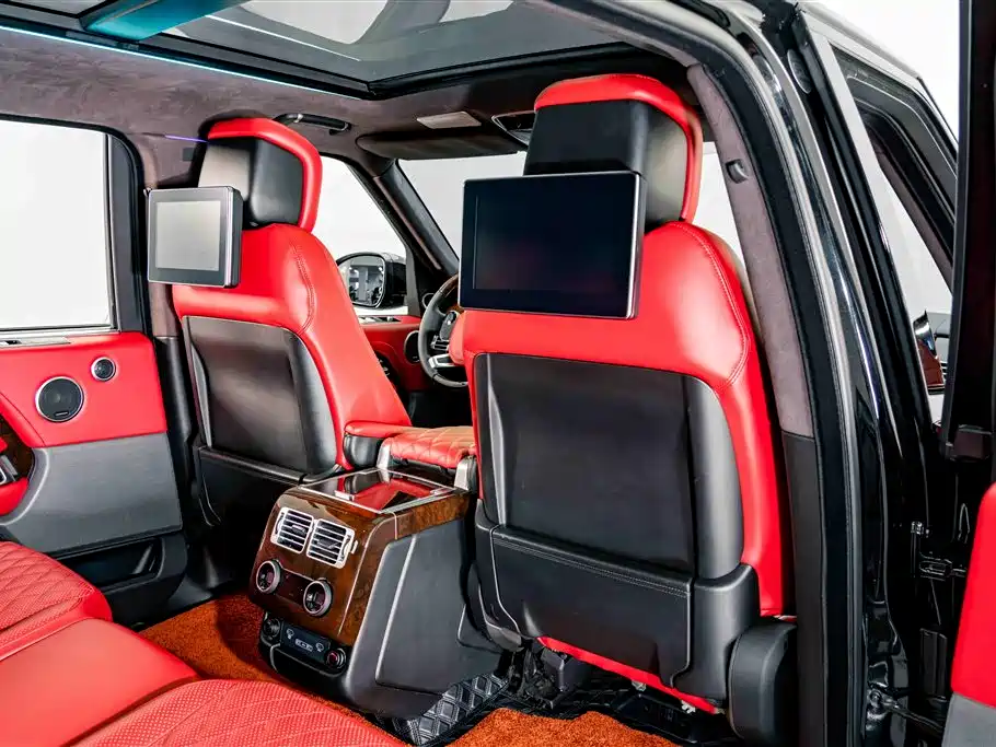 Land Rover Range Rover 2021 3.0 L6 Heritage Extended Classic Edition фото 23