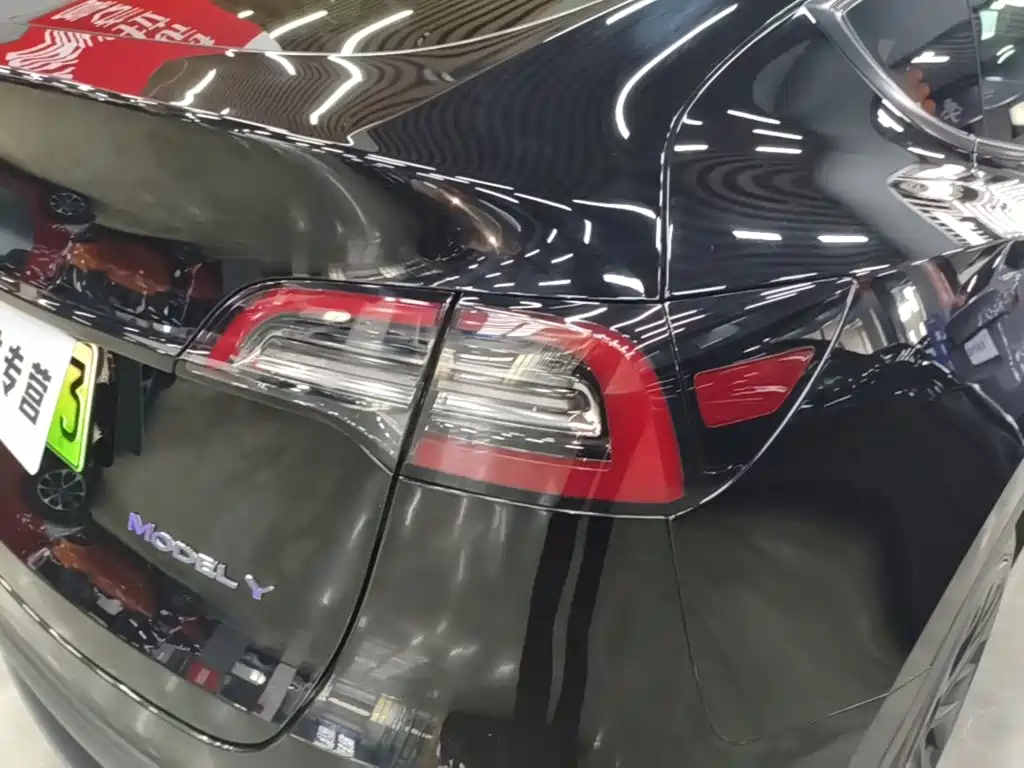 Фото 8 - Tesla Model Y