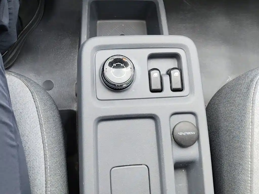 Wuling Motors Wuling Yangguang 2025 2024 300KM Comfort Bus Version 75kW