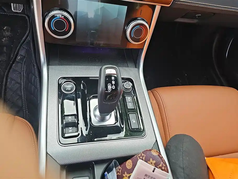 Jaguar XEL 2024 Model 2.0T 250PS R-DYNAMIC S Progressive Sport Edition фото 16