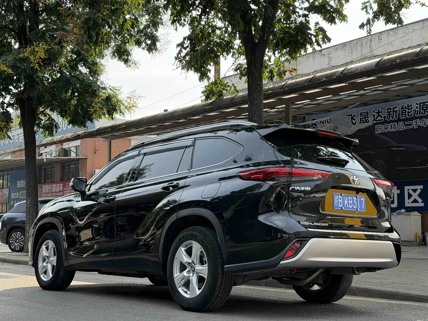 Photo 11 - Toyota Highlander