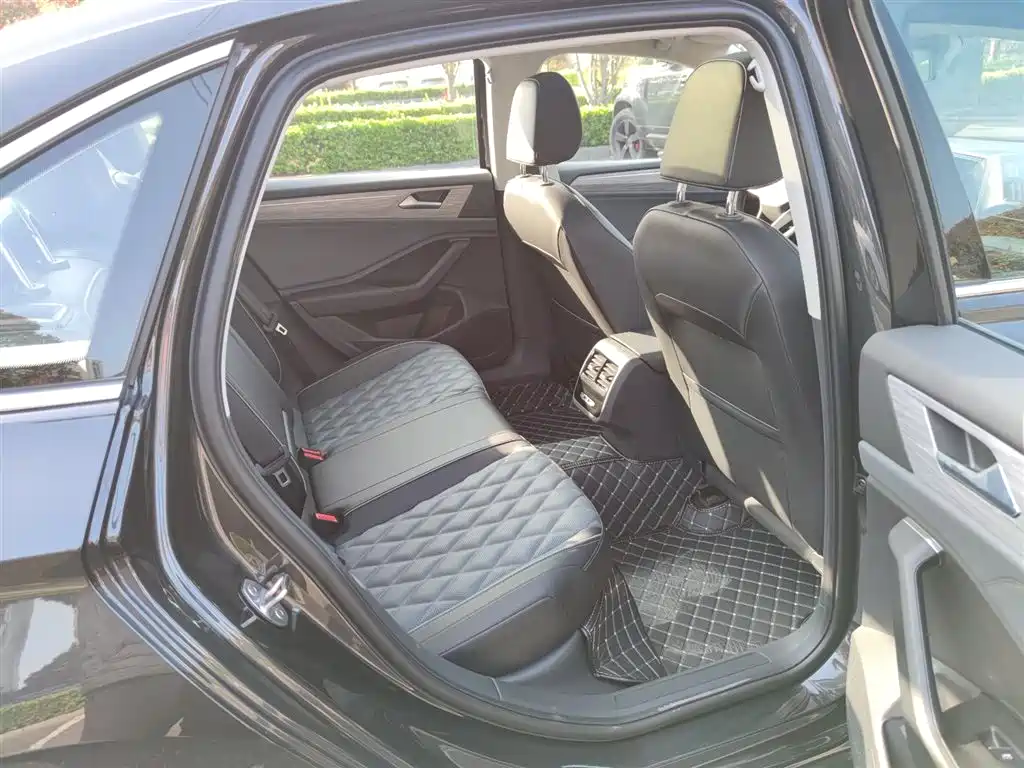 Volkswagen Sagitar 2024 300TSI DSG Surpass Edition фото 7