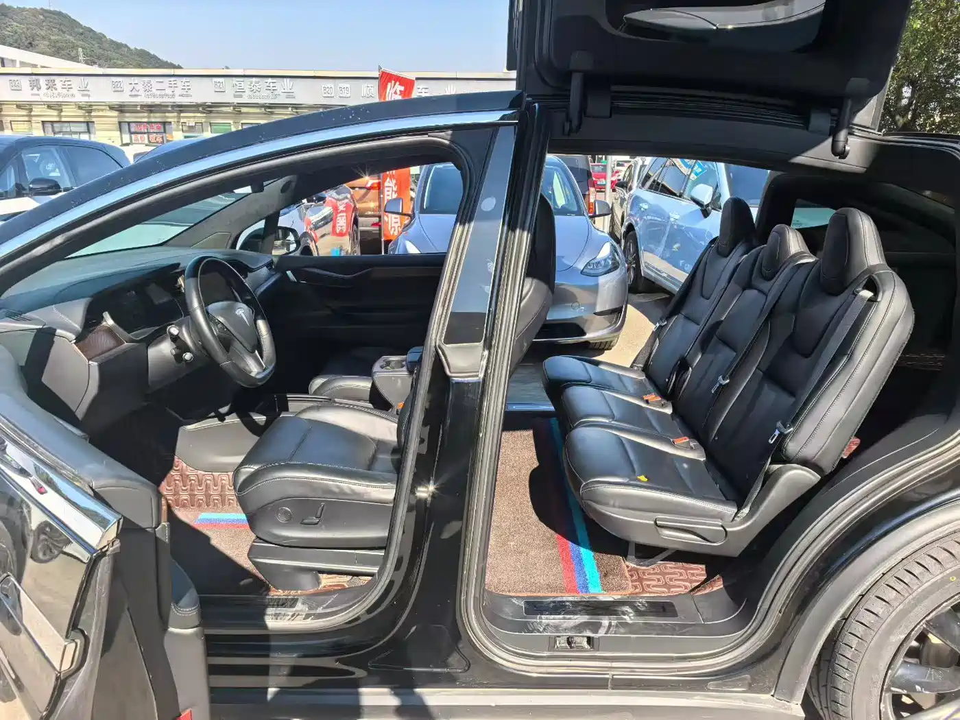 TESLA MODEL X