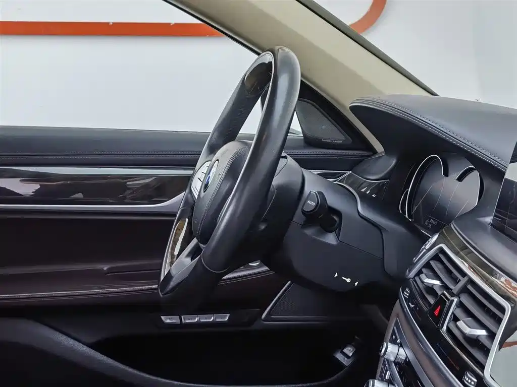BMW 7 Series 2017 730Li Luxury Edition фото 22