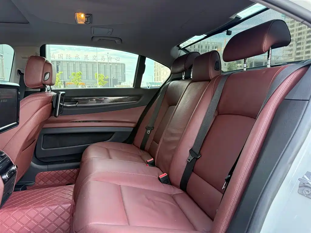 BMW 7 Series 2013 Model 730Li Leading фото 16