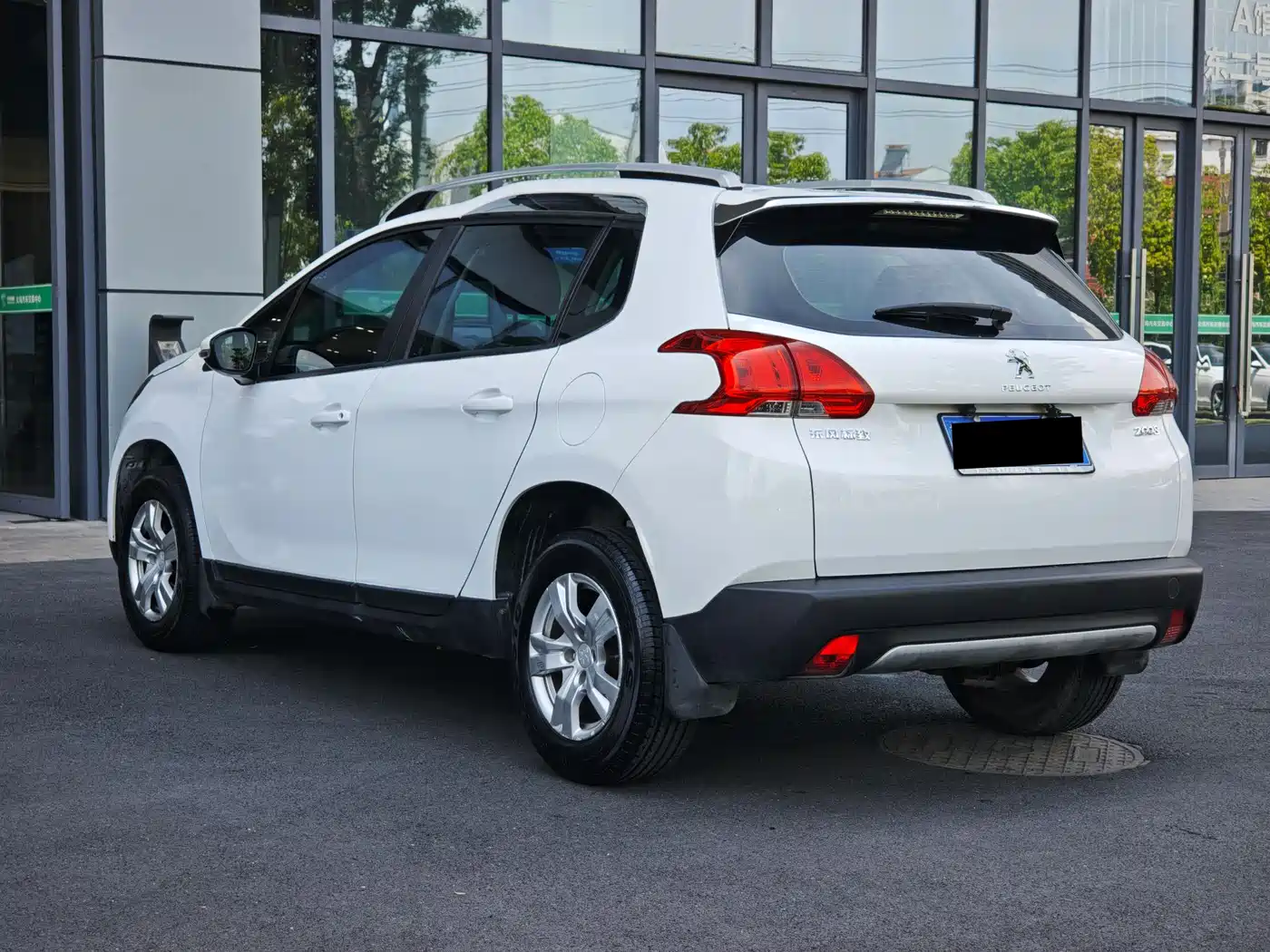 Peugeot 2008 2014 1.6L Manual Trend Edition фото 8