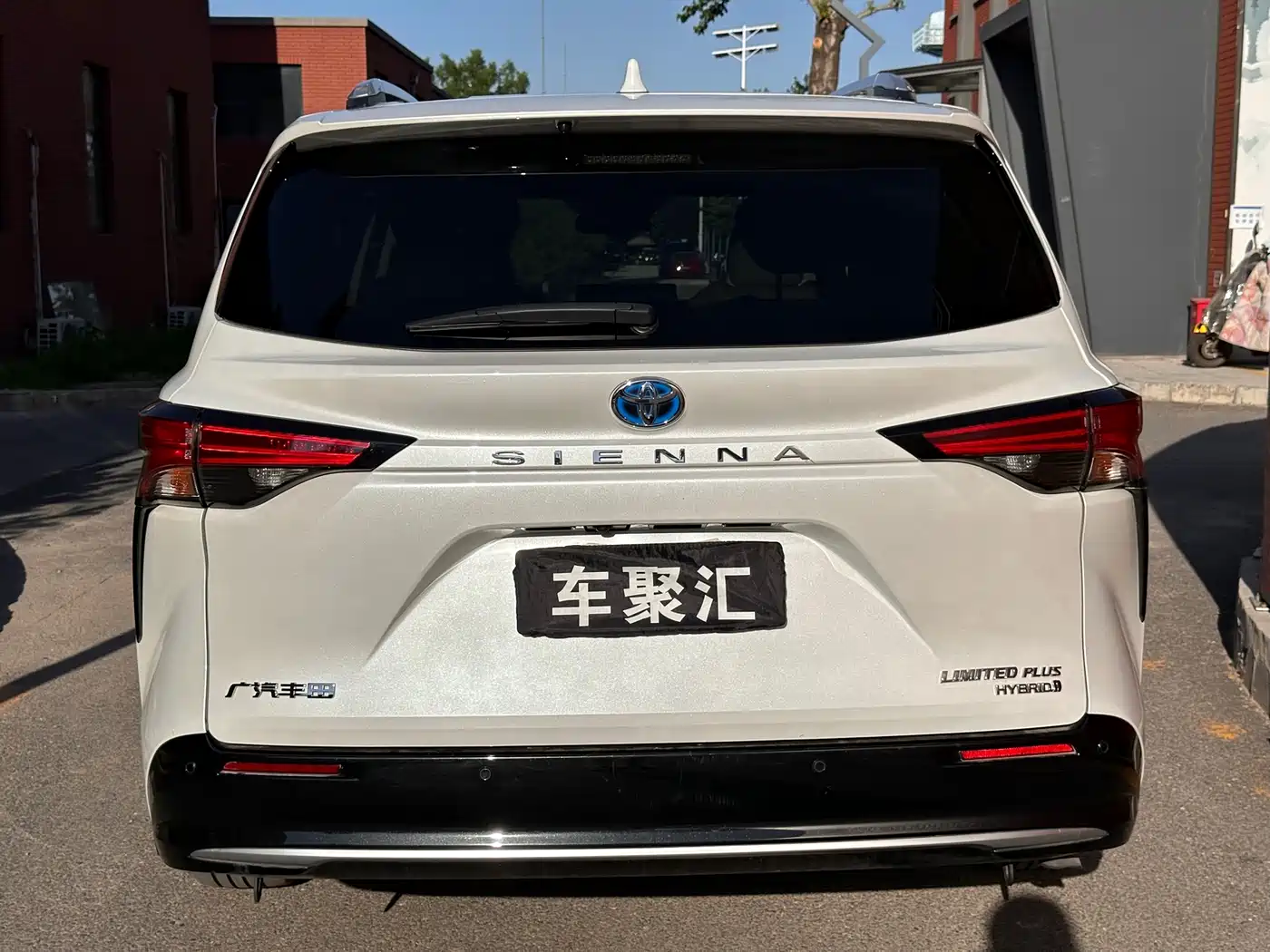 Toyota Sienna 2021 2.5L Hybrid Ultimate Edition фото 20