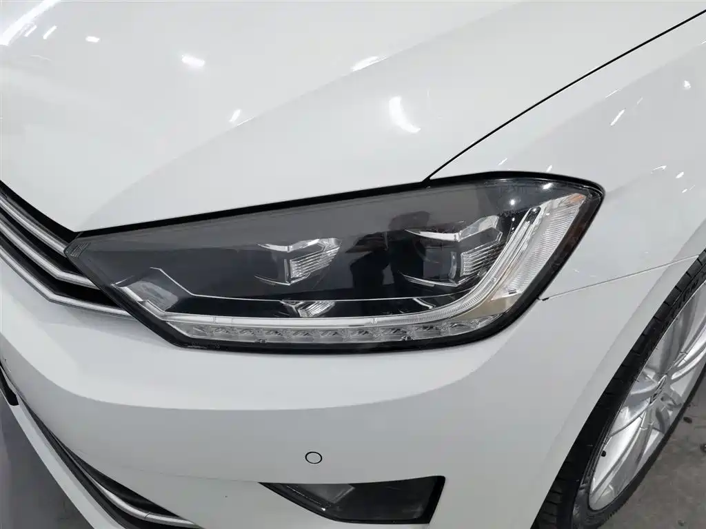 Volkswagen Golf Sportsvan 2018 230TSI Automatic Luxury фото 7