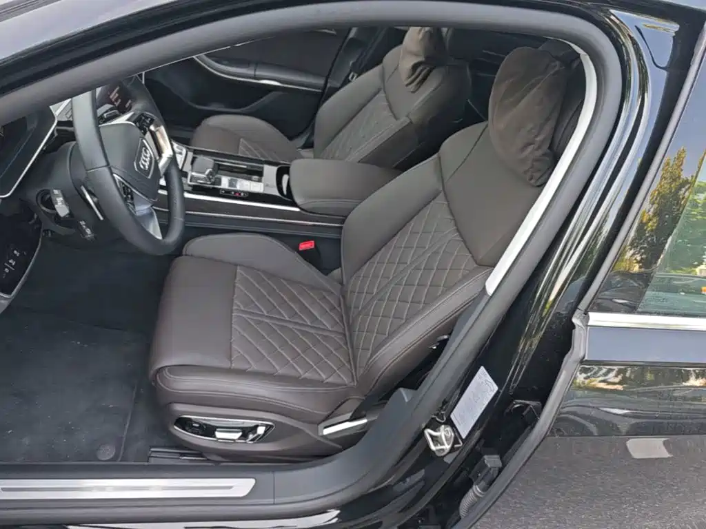 Фото 15 - Audi A8
