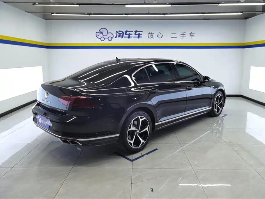 Volkswagen Magotan 2023 Model 2 Million Commemorative Edition 330TSI DSG Luxury фото 3