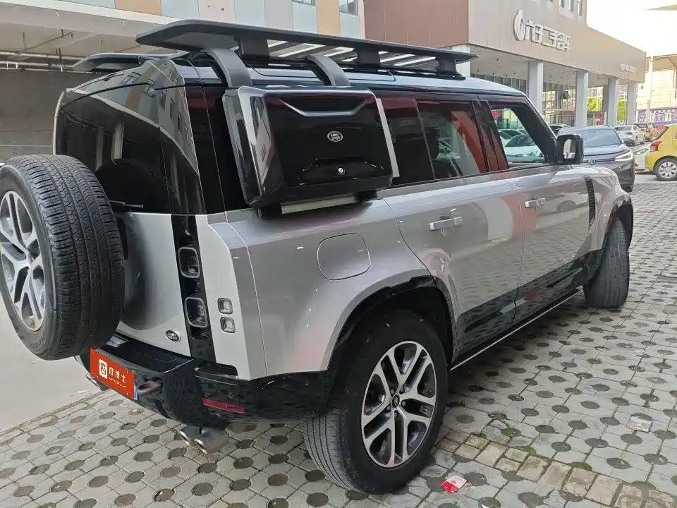 Land Rover Defender 2021 110 P400 X фото 8