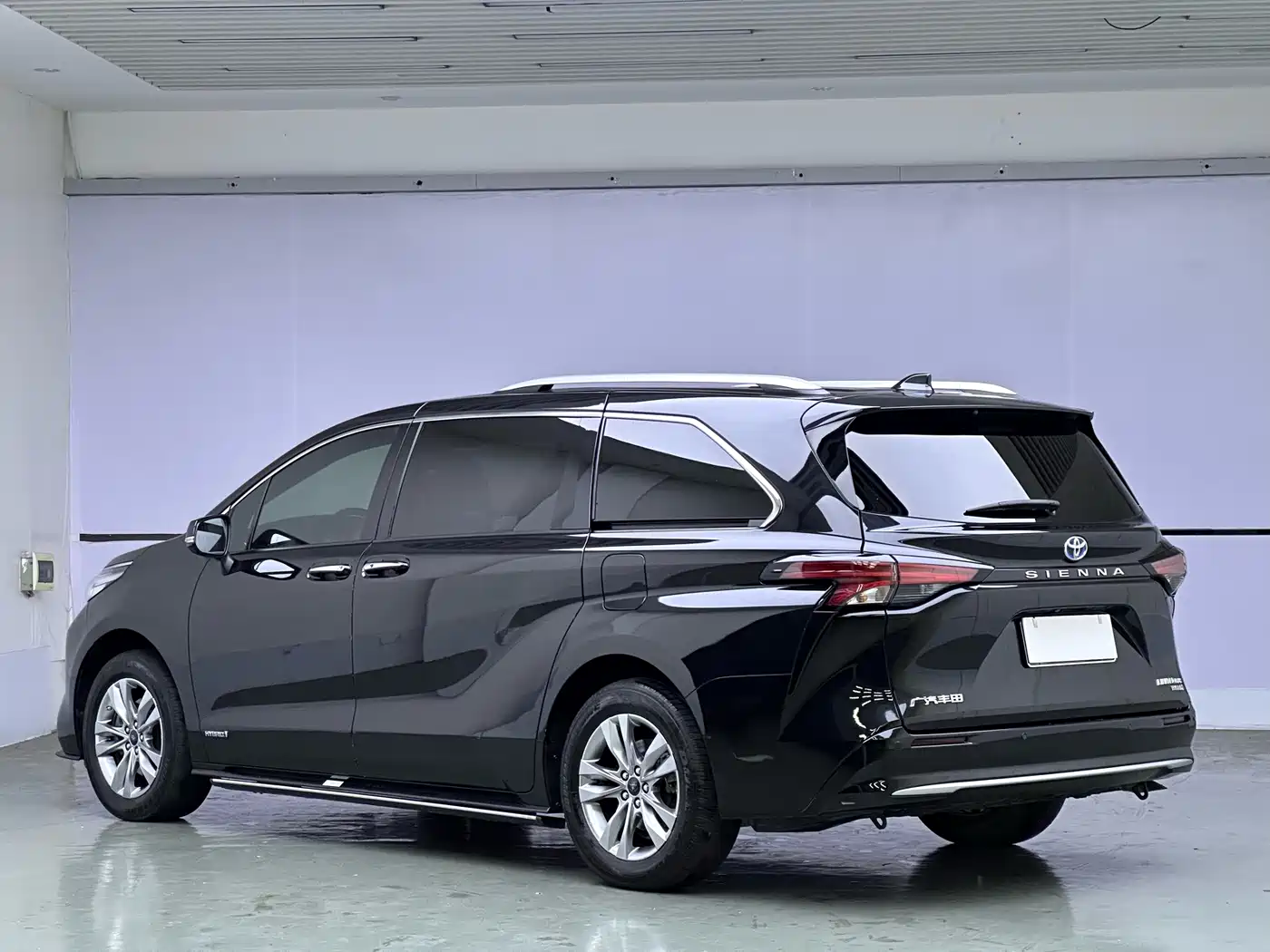 Toyota Sienna 2021 2.5L Hybrid Ultimate Edition фото 4