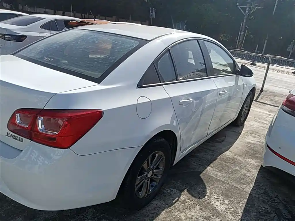 Chevrolet Cruze 2015 1.5L Classic SL MT фото 7