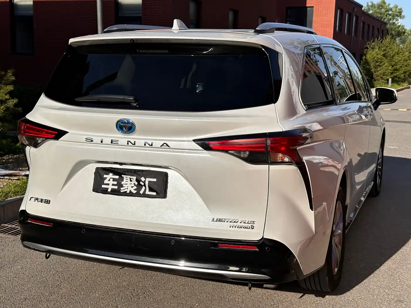 Toyota Sienna 2021 2.5L Hybrid Ultimate Edition фото 21