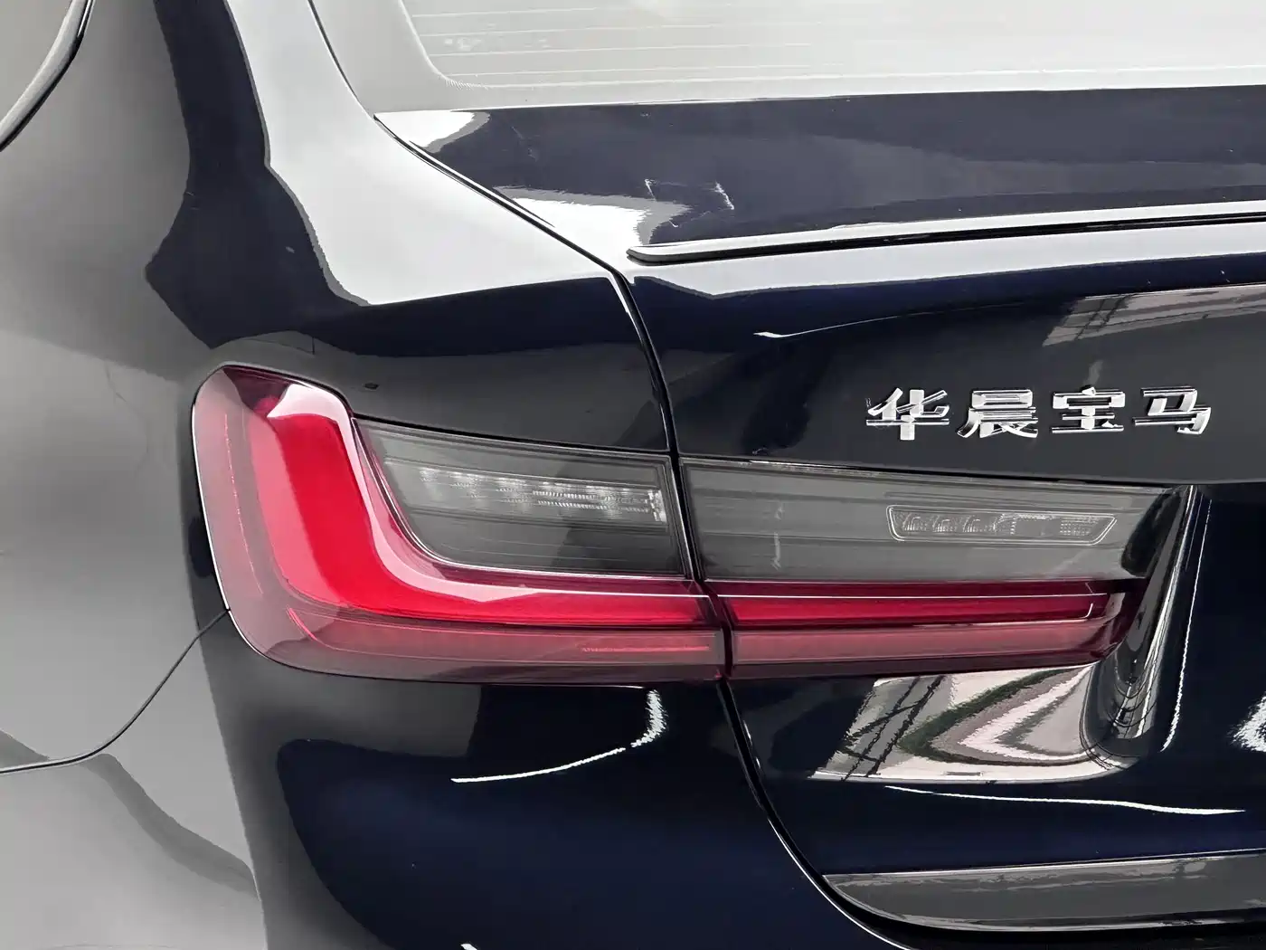 BMW 3 Series 2023 325Li M Sport Black Night Package фото 15