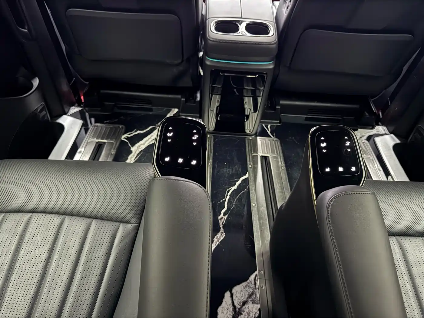 GAC Trumpchi Trumpchi M8 2023 Model Master Series Hybrid Ultimate Edition фото 16