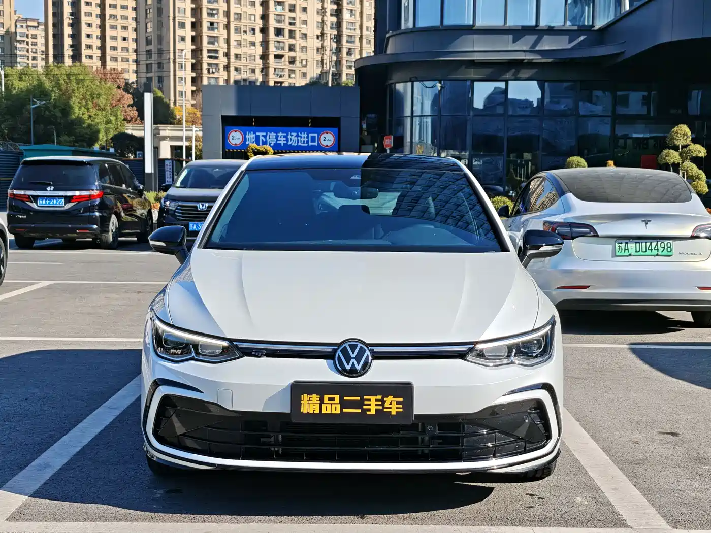 Volkswagen Golf 2023 280TSI DSG R-Line 20th Anniversary Edition фото 2