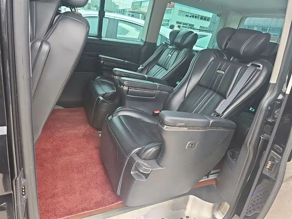 Volkswagen Multivan 2019 2.0TSI 4WD Premium 7-seater фото 13