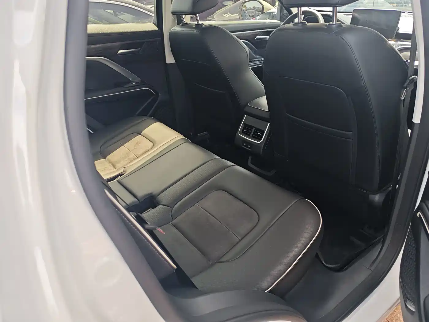 Photo 11 - Haval H6