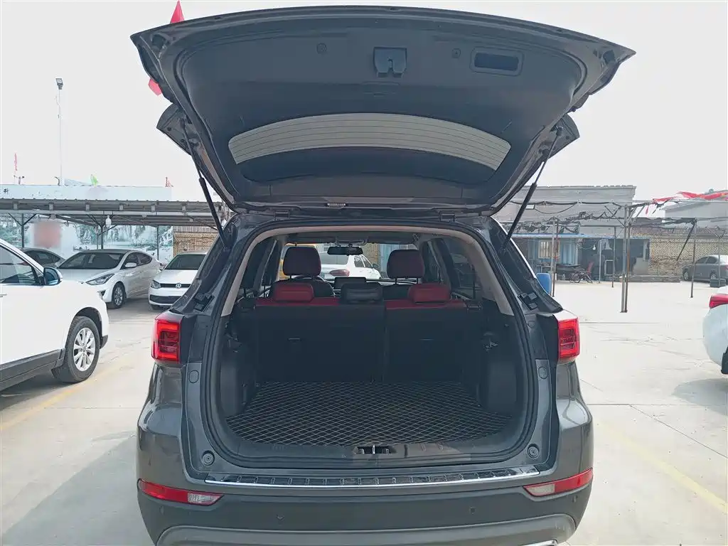 Photo 18 - Changan CS75