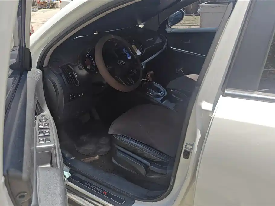 Kia Sportage 2012 2.0L Automatic 2WD NAVI Edition фото 9