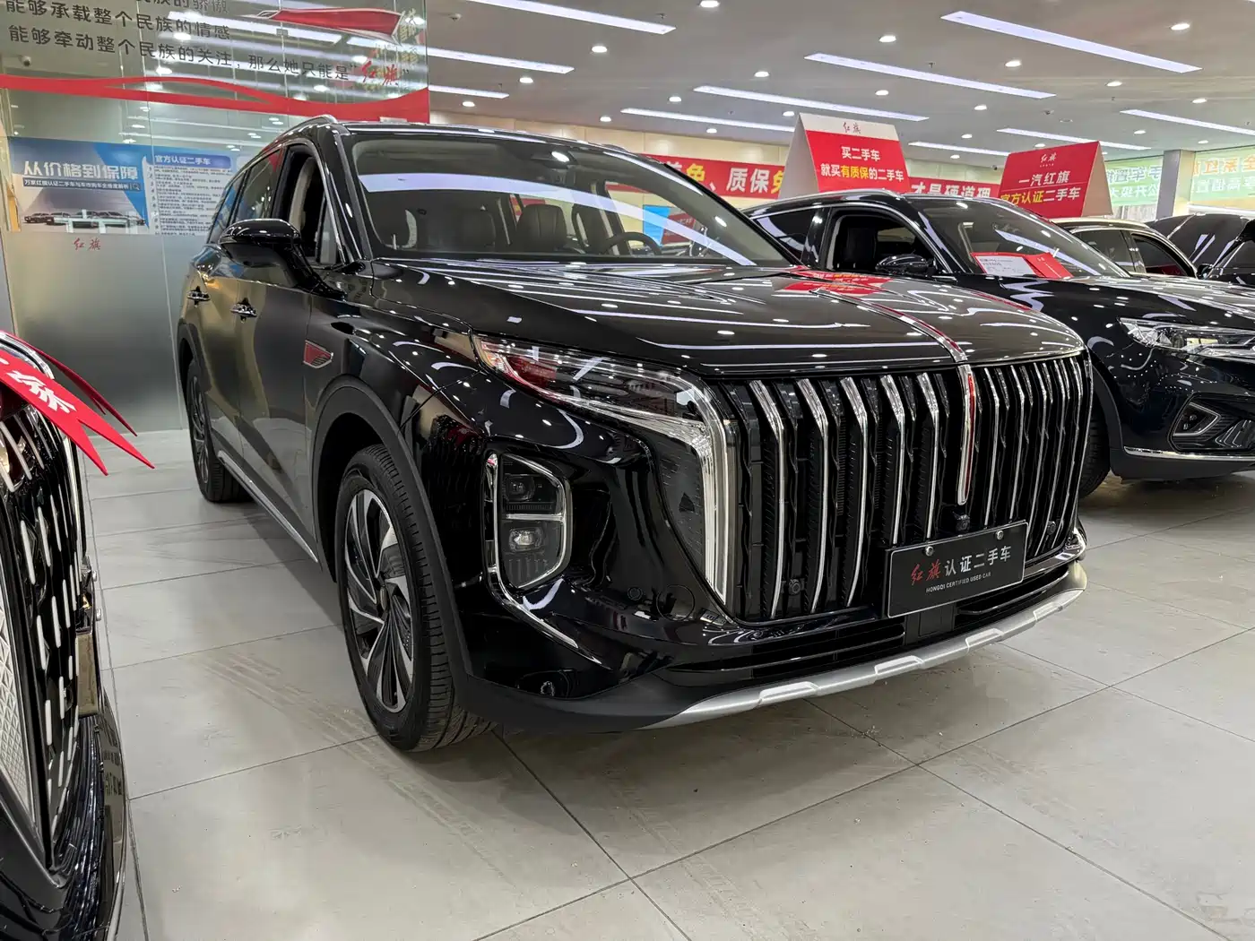 Hongqi HS7 PHEV 2024 2.0T PHEV 2WD Flagship 6-seater фото 3